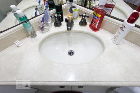 Apartamento à venda com 78m², 3 quartos e 1 vagaBanheiro da Suíte