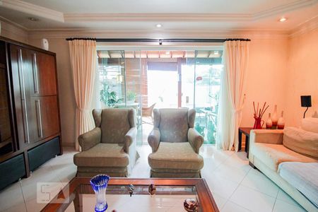 Sala de casa à venda com 4 quartos, 340m² em Parque São Domingos, São Paulo