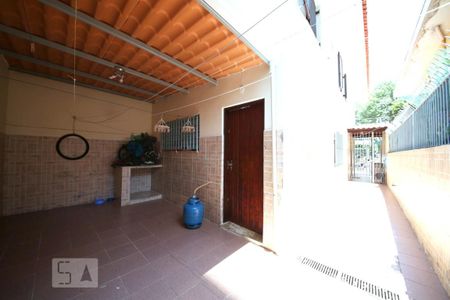 Casa à venda com 172m², 3 quartos e 2 vagasÁrea de Serviço