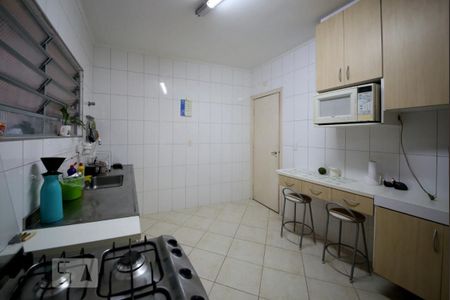 Casa à venda com 172m², 3 quartos e 2 vagasCozinha 