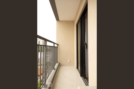 Varanda de kitnet/studio para alugar com 1 quarto, 26m² em Indianópolis, São Paulo