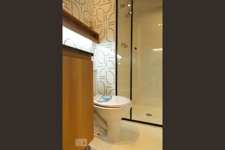 Banheiro de kitnet/studio para alugar com 1 quarto, 26m² em Indianópolis, São Paulo