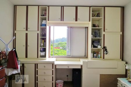 Apartamento à venda com 111m², 4 quartos e 2 vagasQuarto 2 - Suíte - Armários