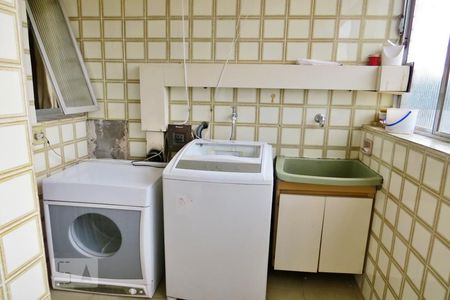 Apartamento à venda com 111m², 4 quartos e 2 vagasCozinha