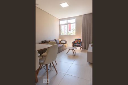 Sala de apartamento para alugar com 3 quartos, 80m² em Estrela Dalva, Belo Horizonte