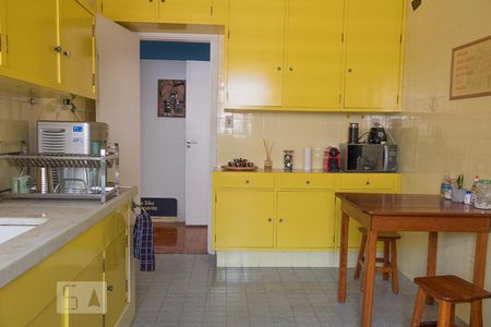 Apartamento à venda com 140m², 2 quartos e 1 vagaCozinha