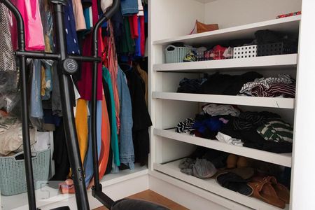 Apartamento à venda com 140m², 2 quartos e 1 vagaCloset da suíte