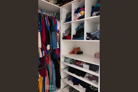 Apartamento à venda com 140m², 2 quartos e 1 vagaCloset da suíte