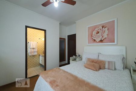 Casa à venda com 220m², 3 quartos e 4 vagasSuíte