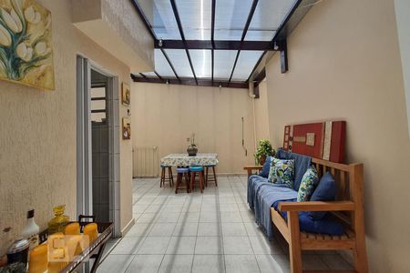 Casa à venda com 220m², 3 quartos e 4 vagasQuintal/área de serviço