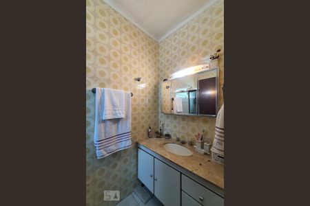 Casa à venda com 220m², 3 quartos e 4 vagasBanheiro da suíte