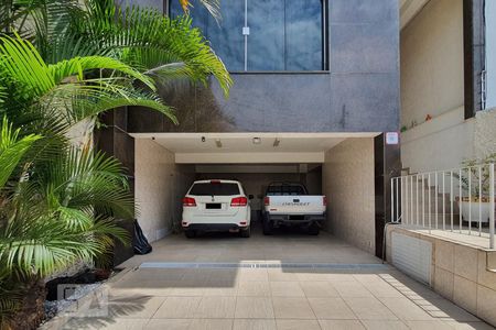 Casa à venda com 220m², 3 quartos e 4 vagasGaragem