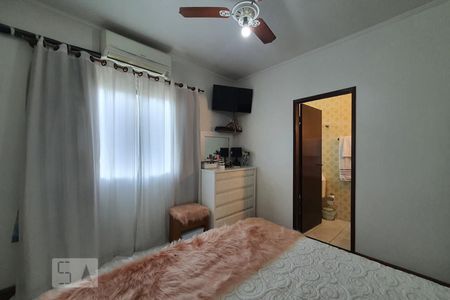 Casa à venda com 220m², 3 quartos e 4 vagasSuíte