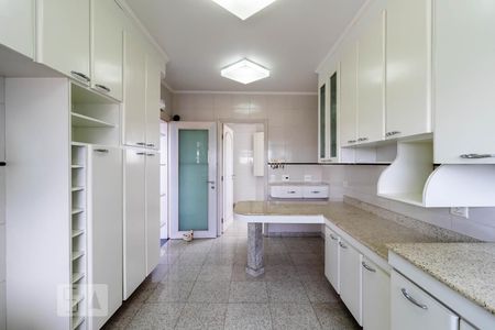 Apartamento à venda com 200m², 4 quartos e 4 vagasCozinha