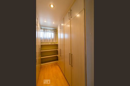 Apartamento à venda com 200m², 4 quartos e 4 vagasCloset da suíte 3