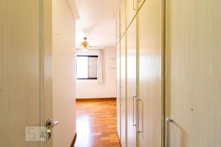 Apartamento à venda com 200m², 4 quartos e 4 vagasSuíte 2