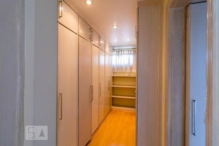Apartamento à venda com 200m², 4 quartos e 4 vagasCloset da suíte 3