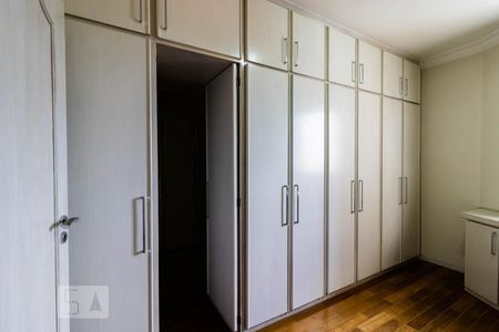 Apartamento à venda com 200m², 4 quartos e 4 vagasQuarto