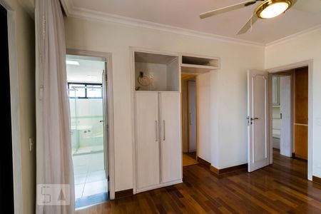 Apartamento à venda com 200m², 4 quartos e 4 vagasSuíte 3