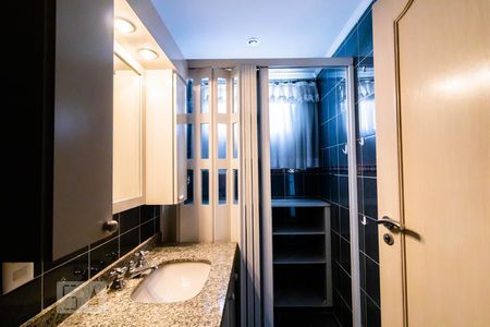 Apartamento à venda com 200m², 4 quartos e 4 vagasBanheiro da Suíte 1