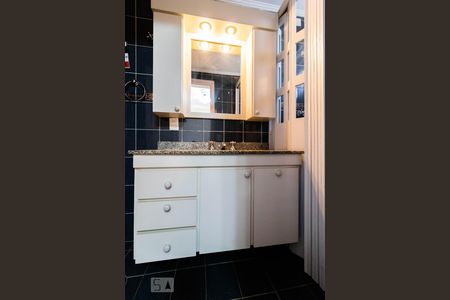 Apartamento à venda com 200m², 4 quartos e 4 vagasBanheiro da Suíte 1