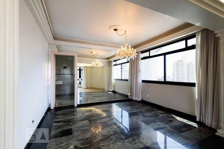 Sala de apartamento para alugar com 4 quartos, 200m² em Bosque da Saúde, São Paulo