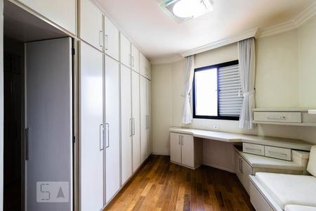 Apartamento à venda com 200m², 4 quartos e 4 vagasQuarto