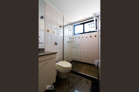 Apartamento à venda com 200m², 4 quartos e 4 vagasBanheiro da Suíte 2