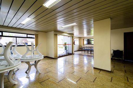 Apartamento à venda com 200m², 4 quartos e 4 vagasÁrea comum - Salão de festas