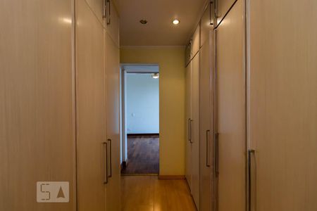 Apartamento à venda com 200m², 4 quartos e 4 vagasCloset da suíte 3