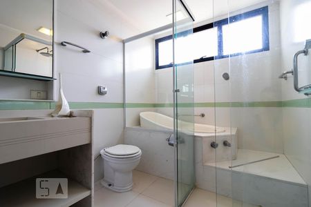 Apartamento à venda com 200m², 4 quartos e 4 vagasBanheiro da Suíte 3