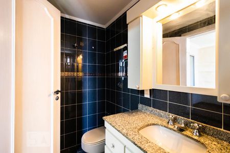 Apartamento à venda com 200m², 4 quartos e 4 vagasBanheiro da Suíte 1