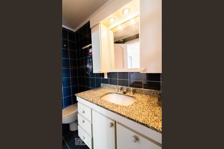 Apartamento à venda com 200m², 4 quartos e 4 vagasBanheiro da Suíte 1