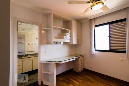 Apartamento à venda com 200m², 4 quartos e 4 vagasSuíte 2