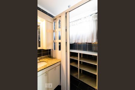 Apartamento à venda com 200m², 4 quartos e 4 vagasBanheiro da Suíte 1