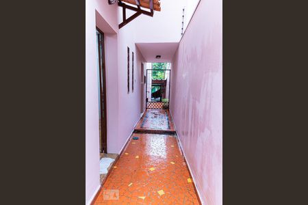 Casa à venda com 180m², 2 quartos e 2 vagasCorredor