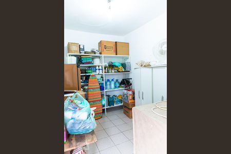 Casa à venda com 180m², 2 quartos e 2 vagasQuarto de Serviço