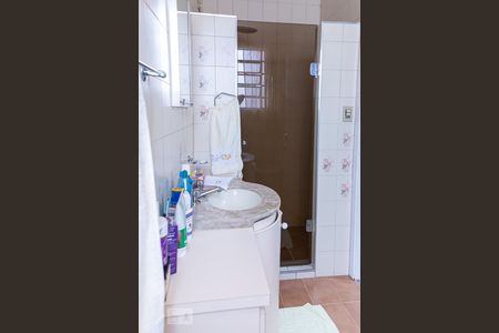 Casa à venda com 180m², 2 quartos e 2 vagasBanheiro