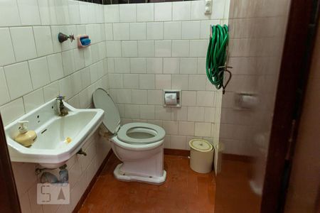 Casa à venda com 180m², 2 quartos e 2 vagasBanheiro de Serviço