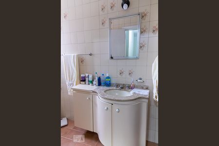 Casa à venda com 180m², 2 quartos e 2 vagasBanheiro