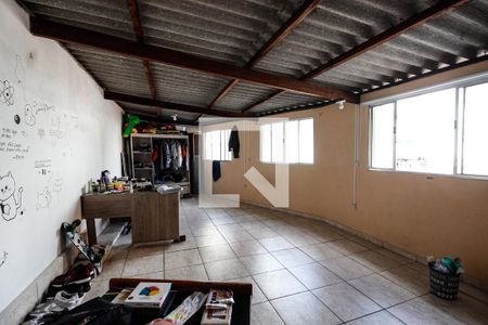 Casa à venda com 250m², 3 quartos e 2 vagasQuarto de Serviço