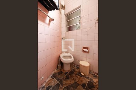 Casa à venda com 250m², 3 quartos e 2 vagasBanheiro 1