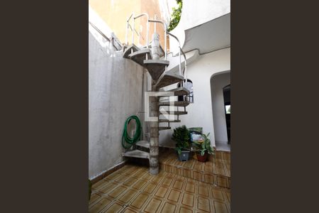 Casa à venda com 250m², 3 quartos e 2 vagasEscada