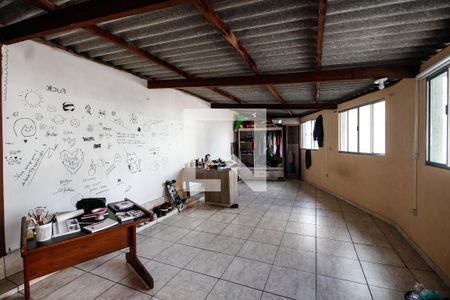 Casa à venda com 250m², 3 quartos e 2 vagasQuarto de Serviço