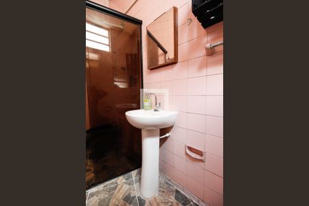 Casa à venda com 250m², 3 quartos e 2 vagasBanheiro 1