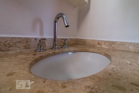 Apartamento à venda com 128m², 3 quartos e 2 vagasDetalhe do Banheiro da Suíte 1