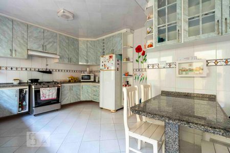 Casa à venda com 218m², 3 quartos e 5 vagasCozinha