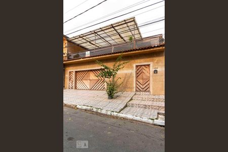 Casa à venda com 218m², 3 quartos e 5 vagasFachada