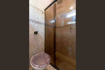 Casa à venda com 218m², 3 quartos e 5 vagasBanheiro Quarto 1 - Suite