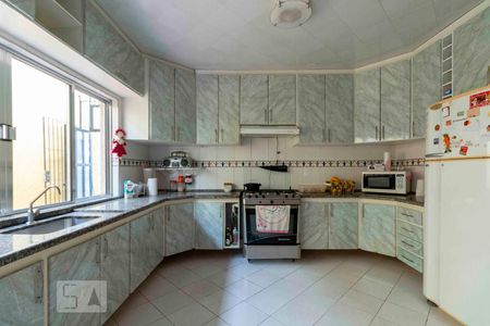 Casa à venda com 218m², 3 quartos e 5 vagasCozinha